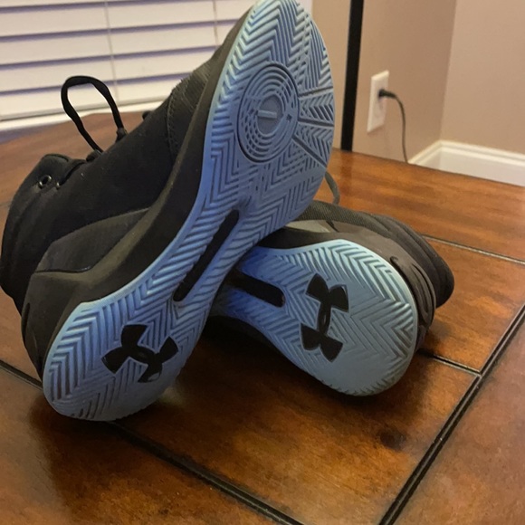Under Armour Sneakers (Size 13.5) - Picture 6 of 6